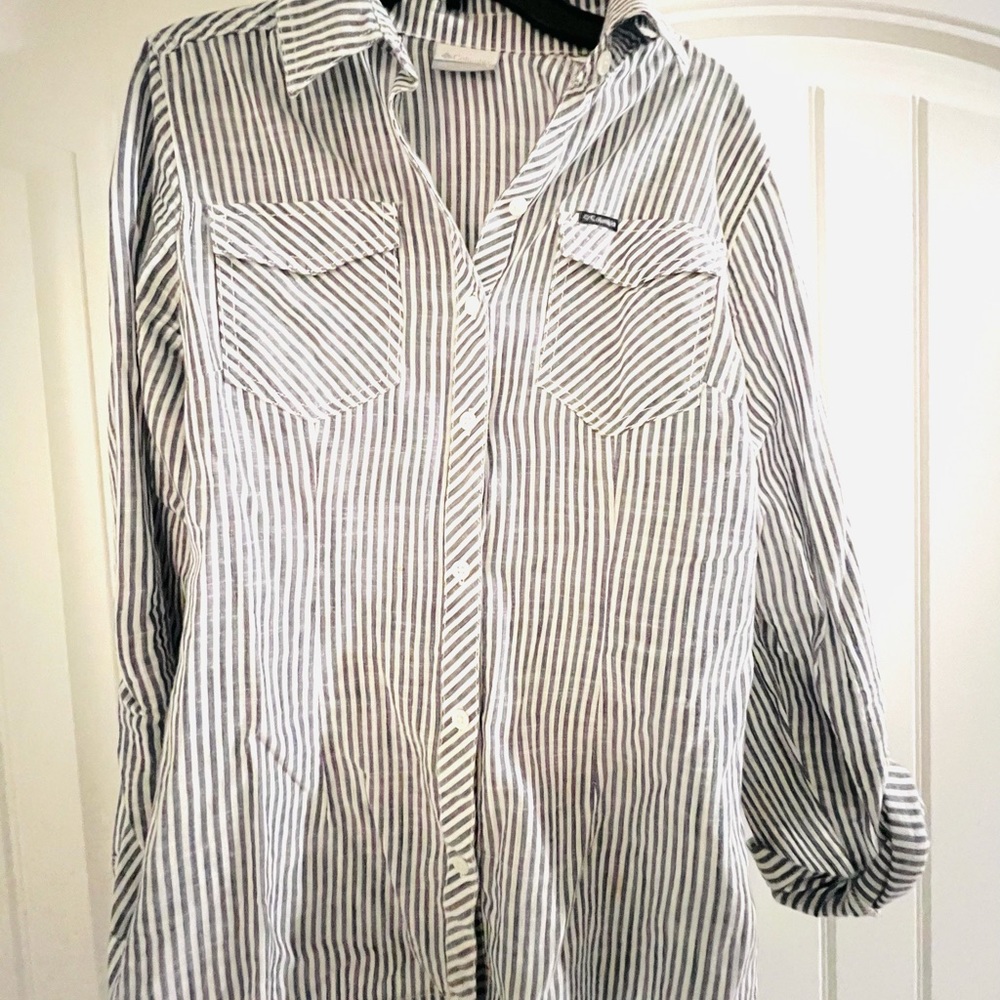 COPY - Columbia long sleeved / buttoned up to 1 1/4 inch sleeve button down shi…